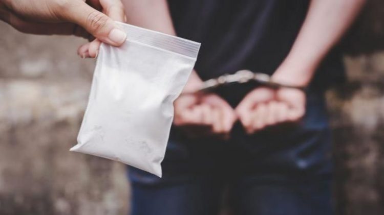 Τον συνέλαβαν με κοκαίνη στα Τρίκαλα