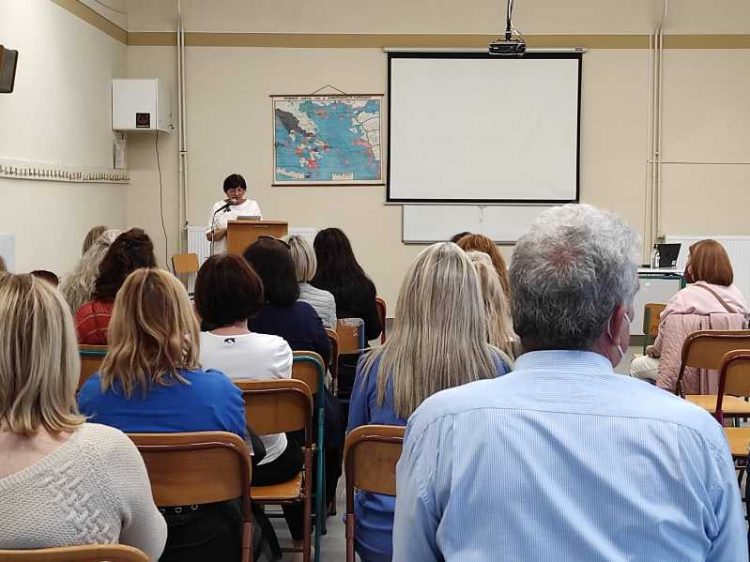 Σχολή γονέων από το κέντρο πρόληψης στο 1ο Λύκειο Τρικάλων