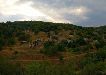 Παλιά Βίνιανη: Ενα χωριό φάντασμα στα Αγραφα…