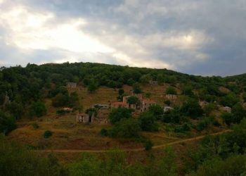 Παλιά Βίνιανη: Το χωριό «φάντασμα» με την τεράστια ιστορία
