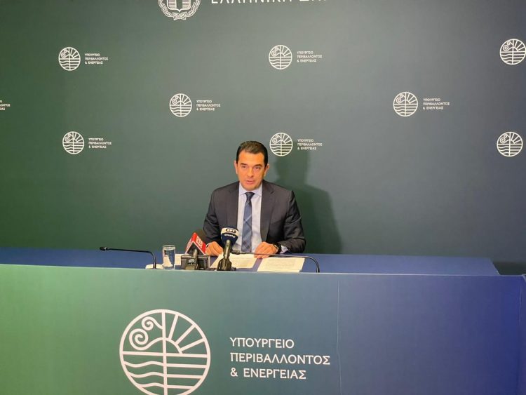 Κώστας Σκρέκας: «Στηρίζουμε στην πράξη νοικοκυριά, επιχειρήσεις και αγρότες και τον Νοέμβριο» 