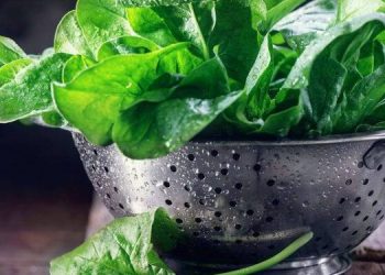 Το κόλπο για να διαλέξετε σπανάκι στο σούπερ μάρκετ