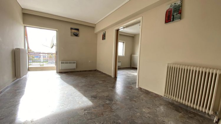 Πωλείται επενδυτικό διαμέρισμα επί της Τσιτσάνη, δίπλα στη ΣΜΥ