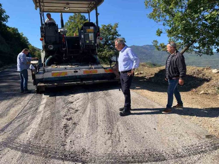 Aσφαλτόστρωση στο δρόμο από Καλαμπάκα προς Κρύα Βρύση