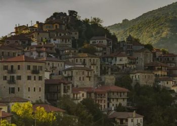 Δημητσάνα: Το ιστορικό ελληνικό χωριό των δύο λόφων