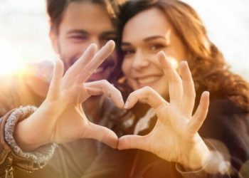 Ερωτικά μυστικά και ζώδια – Τι κάνει το κάθε ζώδιο να κολλάει;