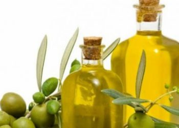 Λεκές από Λάδι; Αποχαιρετίστε τον σε Λιγότερο από 5 Λεπτά