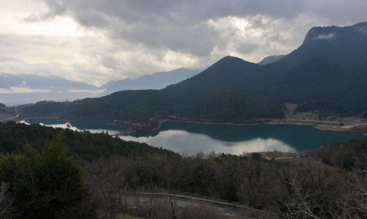 Καιρός: Βροχερό σκηνικό την Κυριακή – Πέφτει η θερμοκρασία