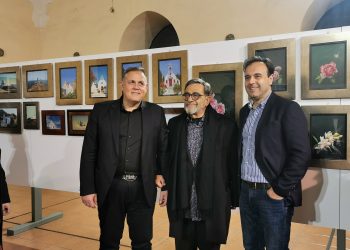 Η συριανή ματιά του Μιχάλη Μακρουλάκη σε έκθεση ζωγραφικής («που δεν υφίσταται») στα Τρίκαλα