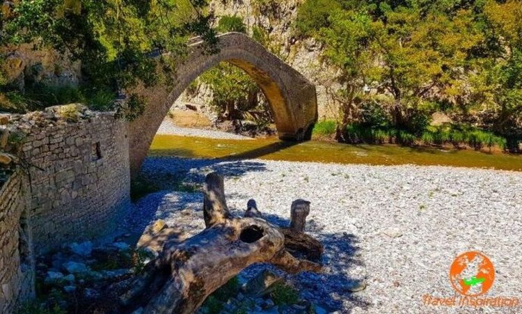 Εξερευνώντας τα αθέατα μυστικά του Ταυρωπού ποταμού στην Ευρυτανία