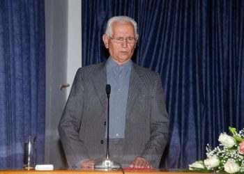 Ιωάννης Χασιώτης: Ο τυφλός βοσκός που γνωρίζει από στήθους τα 27 βιβλία της Καινής Διαθήκης