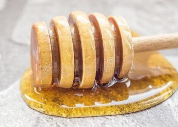 Σπιτική μάσκα μαλλιών με μέλι και βούτυρο καρύδας