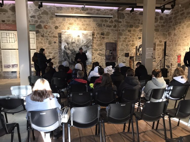 Eπίσκεψη της Β1 τάξης του 7ου Πειραματικού γυμνασίου στο Μουσείο Τσιτσάνη και στο Οθωμανικό λουτρό