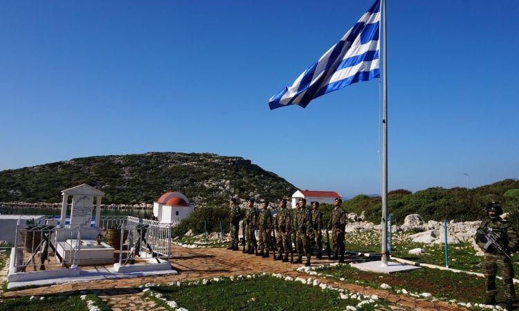 Χριστούγεννα στον Στρατό: Πώς περνάνε οι στρατιώτες μας αυτές τις μέρες