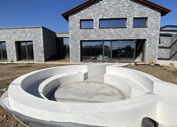 The Stone House… Δείτε πόσο πωλείται η υπερπολυτελής κατοικία στα Μεγ. Καλύβια