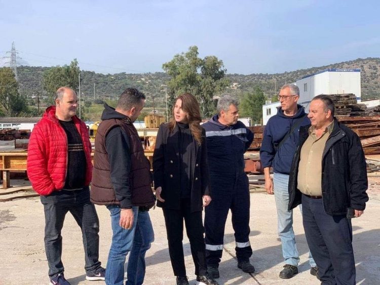 Στα Ναυπηγεία Ελευσίνας η Τρικαλινή Βουλευτής Κατερίνα Παπακώστα