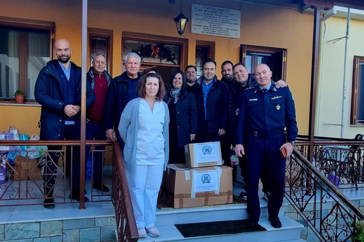 Παραδόθηκαν στο Γηροκομείο οι προσφορές από το τουρνουά μπάσκετ αλληλεγγύης του Δ. Τρικκαίων