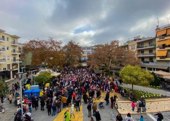 Μεγάλη Παρέλαση Ξωτικών και αστείρευτο κέφι στο κέντρο των Τρικάλων