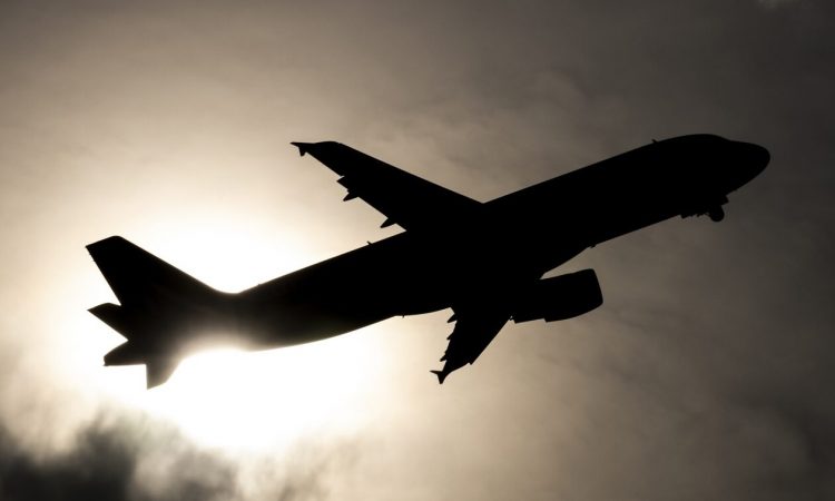 Επείγουσα προσγείωση αεροσκάφους στη Βαρκελώνη – Διέφυγαν μετανάστες