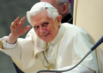 «Πολύ άρρωστος» ο πρώην πάπας Βενέδικτος