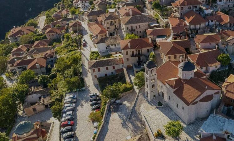 Δημητσάνα: Το γραφικό χωριό της Αρκαδίας που πάει κόντρα στο ρεύμα
