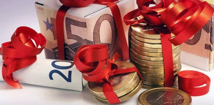 Πως αμοίβονται οι αργίες των Χριστουγέννων και της Πρωτοχρονιάς