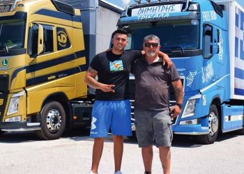 Οι γεμάτοι υπερηφάνεια Τρικαλινοί που ταξιδεύουν σε όλη την Ευρώπη προβάλλοντας την ιστορία της Ελλάδας..!