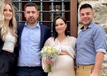 Με πολιτικό γάμο ένωσαν τη ζωή τους ο Χρήστος Νάστας και η Σωτηρία Σκαμπαρδώνη