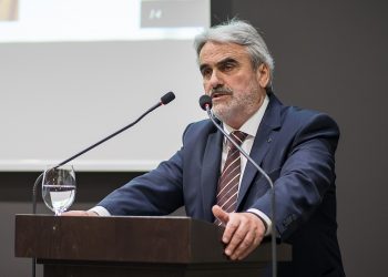Παράταση στην αναπροσαρμογή επαγγελματικών μισθώσεων
