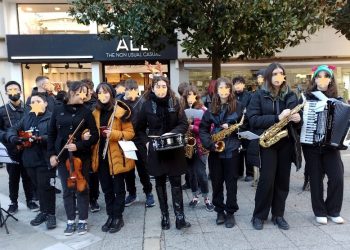 Κάλαντα από το Μουσικό Σχολείο Τρικάλων στο Δημαρχείο Τρικκαίων
