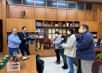 Κάλαντα από την ΠΟΦΕΚΟ στον Δήμαρχο Τρικκαίων