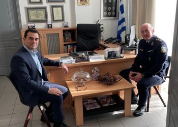 Επίσκεψη του Υπουργού Περιβάλλοντος και Ενέργειας, Κώστα Σκρέκα, στην Αστυνομική Διεύθυνση Τρικάλων