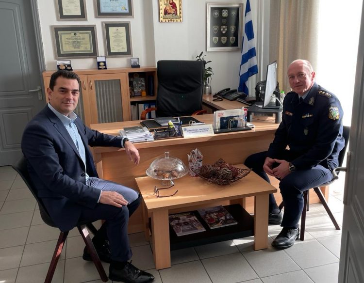 Επίσκεψη του Υπουργού Περιβάλλοντος και Ενέργειας, Κώστα Σκρέκα, στην Αστυνομική Διεύθυνση Τρικάλων