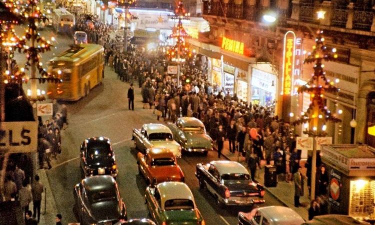 Χριστούγεννα στην Παλιά Αθήνα – Τα γιορτινά έθιμα που έσβησε ο χρόνος