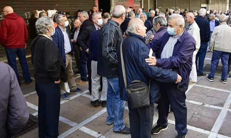 Συντάξεις: Πότε θα μπει η αύξηση του 7,75% – Παραδείγματα