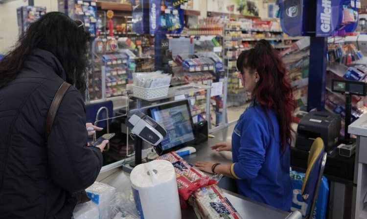 Επιταγή ακρίβειας: Μέχρι αύριο ανοικτή η πλατφόρμα σε μη επιδοτούμενους μακροχρόνια ανέργους