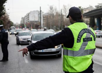Αυξημένα μέτρα της τροχαίας σε όλη την επικράτεια για την περίοδο των εορτών