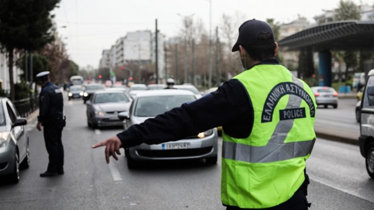 Αυξημένα μέτρα της τροχαίας σε όλη την επικράτεια για την περίοδο των εορτών