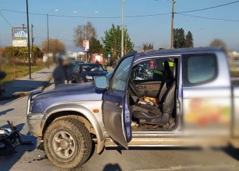 Σοβαρό τροχαίο με έναν 22χρονο αναβάτη μηχανής σοβαρά τραυματισμένο στην Πύλης (φωτό)