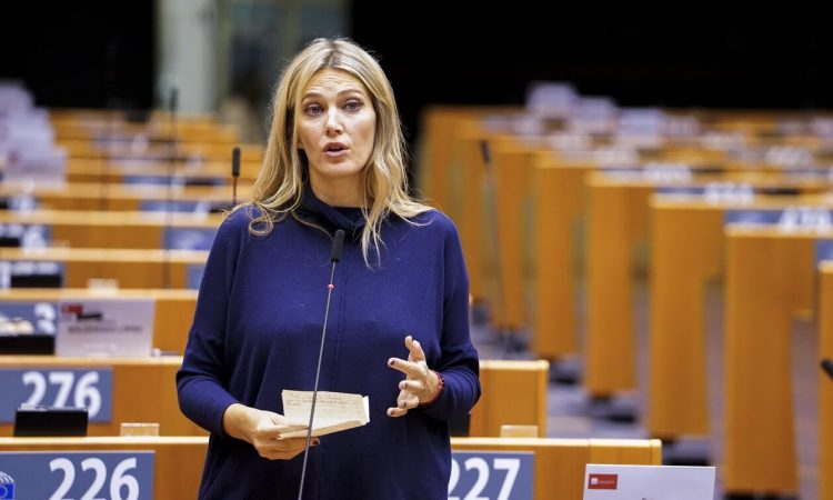 Εύα Καϊλή: Ποιος είναι ο πατέρας της – Έρευνα στο Πόθεν Έσχες του