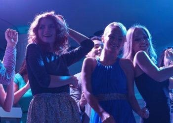 Σήμερα 04/01: Party time