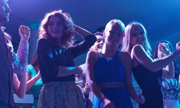Σήμερα 04/01: Party time
