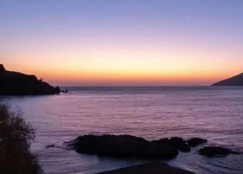 Λέρος: H μαγεία της ανατολής του ηλίου από τα Δύο Λισκάρια