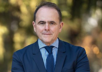 Γιώργος Οικονόμου: Ας μη μιλάνε για κέντρο πια, δεν πείθουν κανέναν