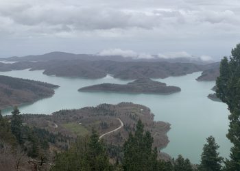 Η απαράμιλλη ομορφιά της Λίμνης Πλαστήρα