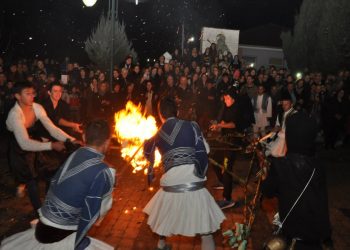 Στο Ζάρκο τα Θεοφάνεια αναβιώνει ένα από τα αρχαιότερα έθιμα της Ελλάδος !