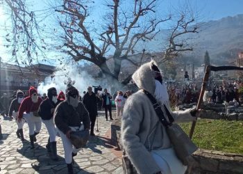 Νέα χρονιά με το έθιμο των Καρκατζάλων στο Γοργογύρι του Δ. Τρικκαίων