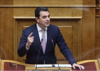 Σκρέκας στη Βουλή: «Πράξη απελπισίας η πρόταση μομφής του ΣΥΡΙΖΑ»