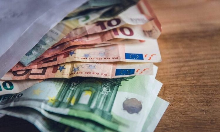 Nέο επίδομα Πάσχα 300€ για τα ευάλωτα νοικοκυριά – Ποιοι το δικαιούνται, πότε αναμένεται να δοθεί