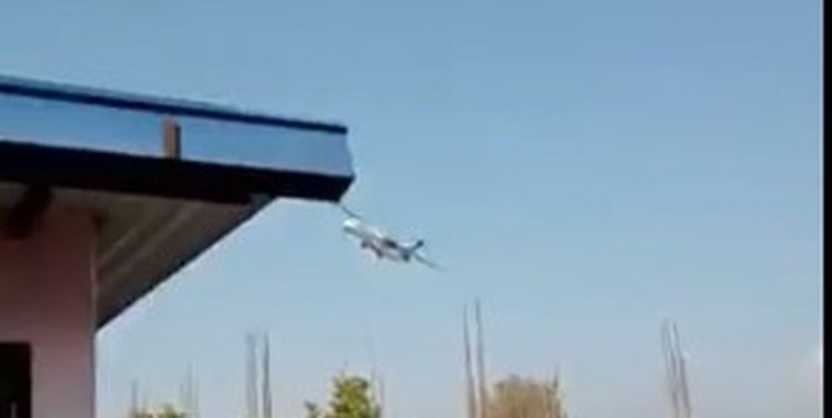 Συγκλονιστικό βίντεο-ντοκουμέντο με την πτώση του αεροσκάφους στο Νεπάλ